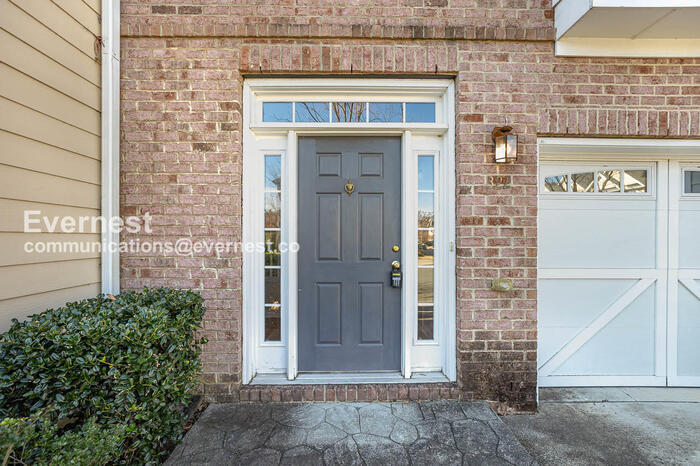 Building Photo - 322 Linden Park Ln