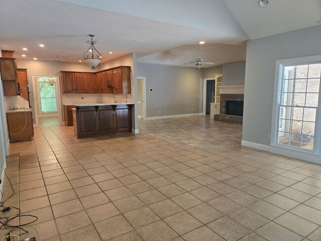 Building Photo - FOR RENT in HARRIS COUNTY with SWIMMING POOL! Available July 1st