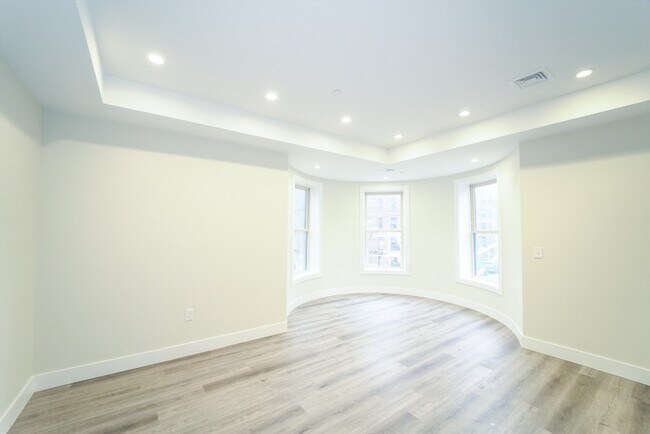 Building Photo - 424 Marlborough St