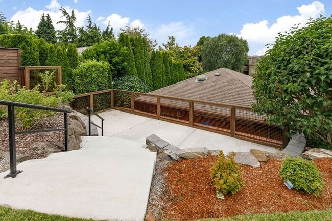 Building Photo - Gorgeous West Seattle Mid-Century Modern w...