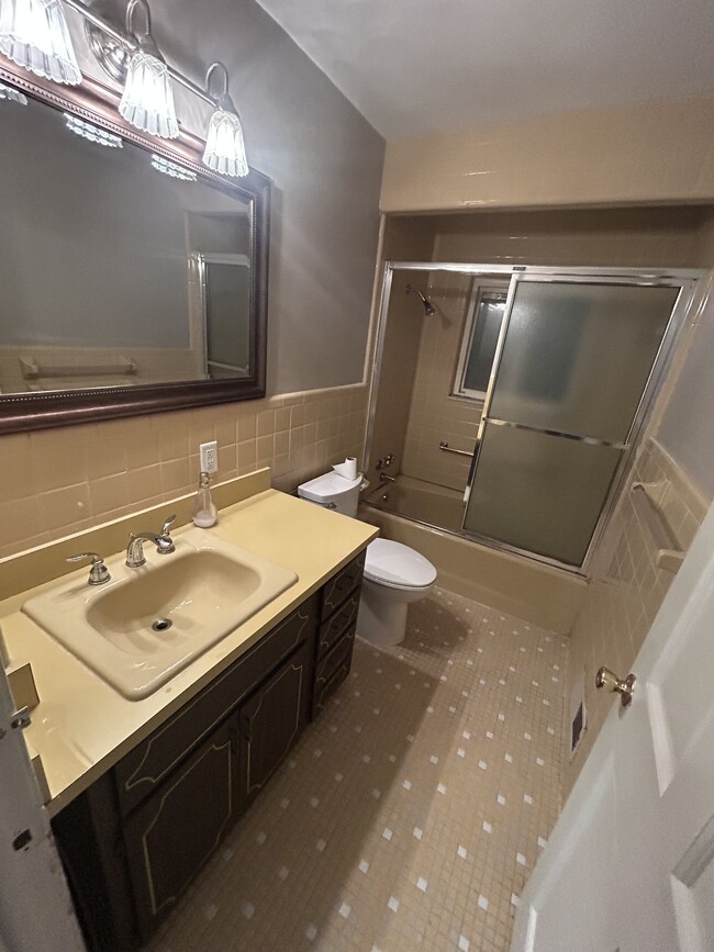 Building Photo - 3191 Belmont St