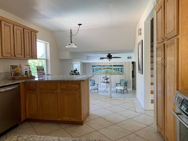 Building Photo - 1401 Magnolia Dr
