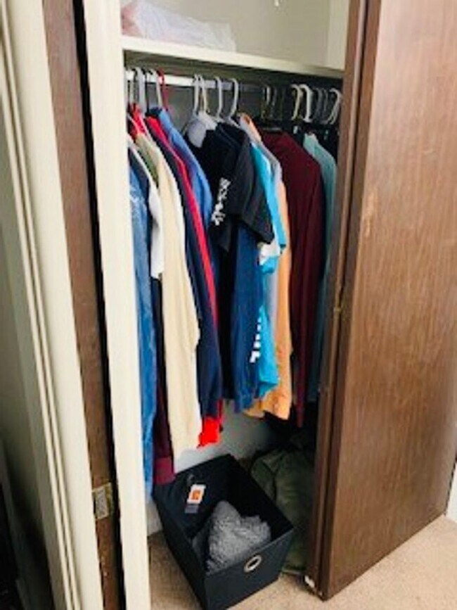 Building Photo - 2026 Summit St