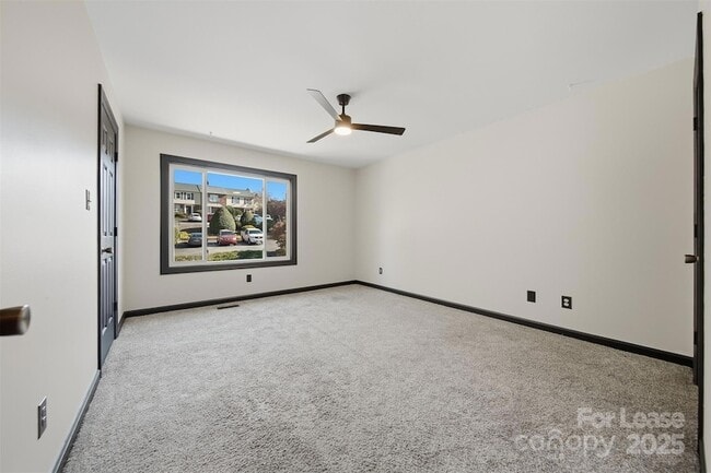 Building Photo - 2705 N Center St