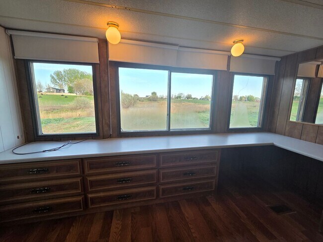 Building Photo - 3 Bed, 2 Bath Country-Home on 5 Acres