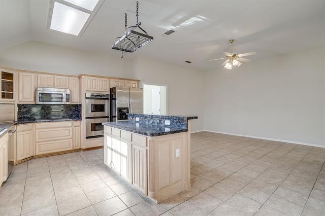 Building Photo - 8612 Woodslane Dr