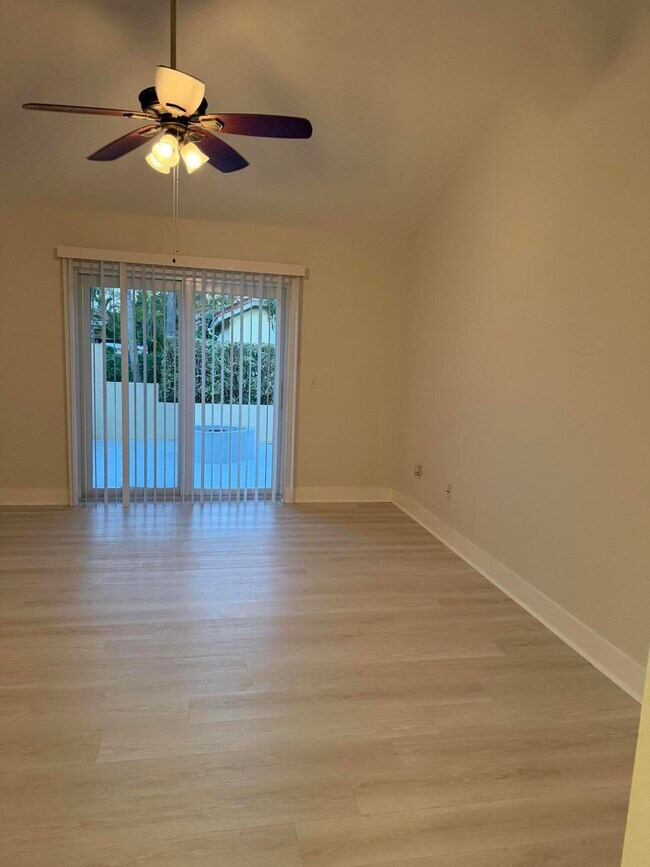 Building Photo - 1343 Lake Breeze Dr