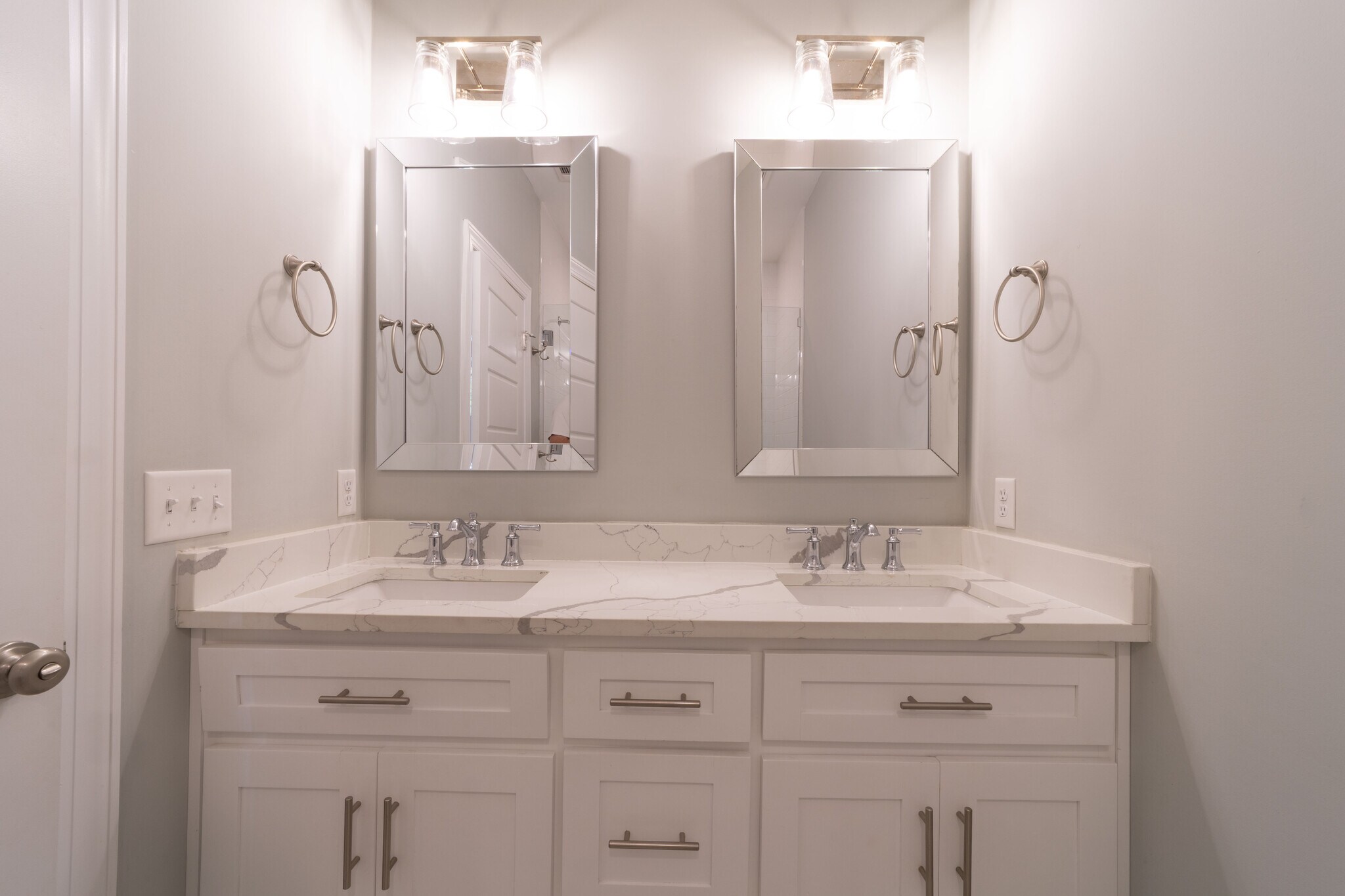 Building Photo - 155 Promenade Pl