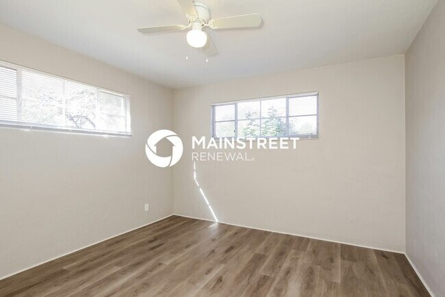 Building Photo - 3 Bedroom Pet-Friendly Home in TUCSON, AZ with Main Street Renewal