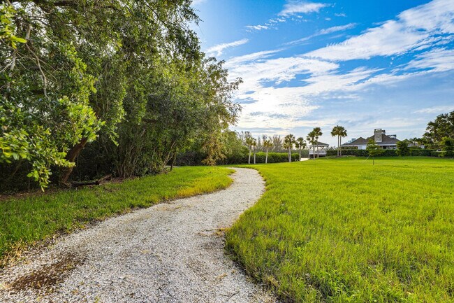 Building Photo - 113 Tidy Island Blvd