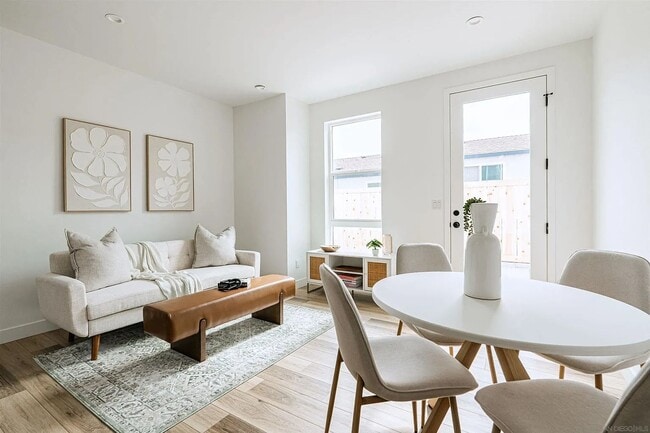 Building Photo - 2947 B. St