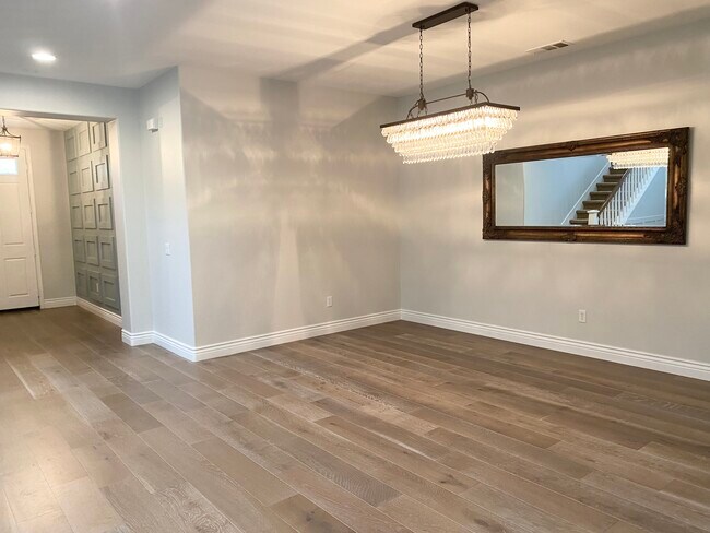 Building Photo - 26529 Craftsmen Ct