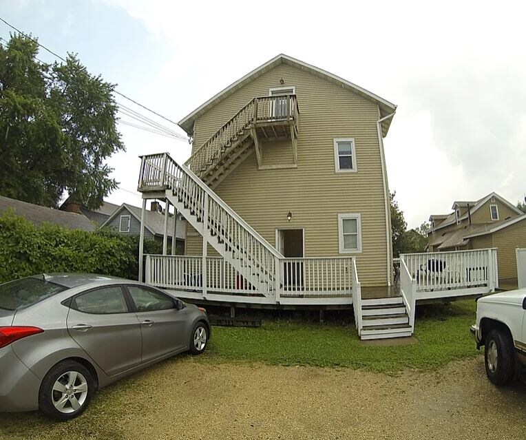 Building Photo - 536 W 5th St