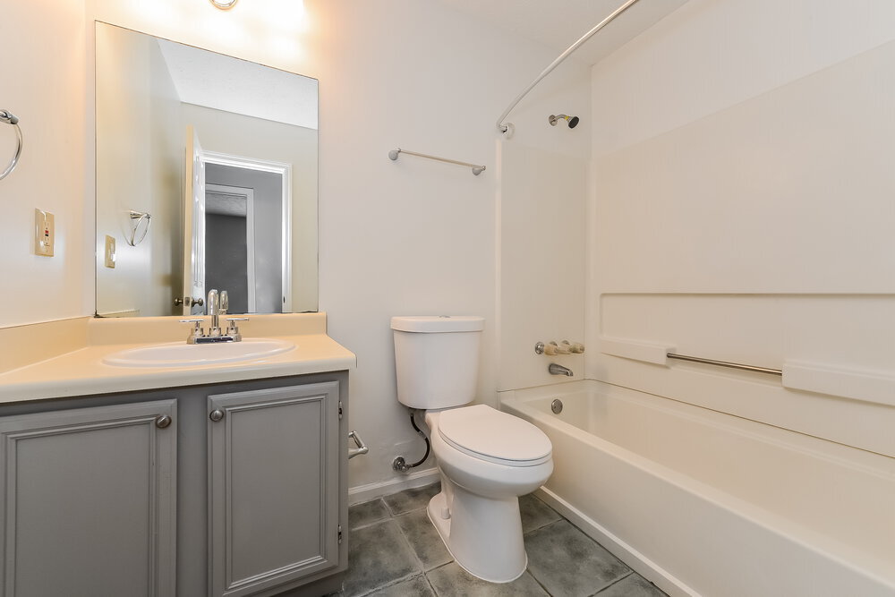Building Photo - 5550 Emerald Glen