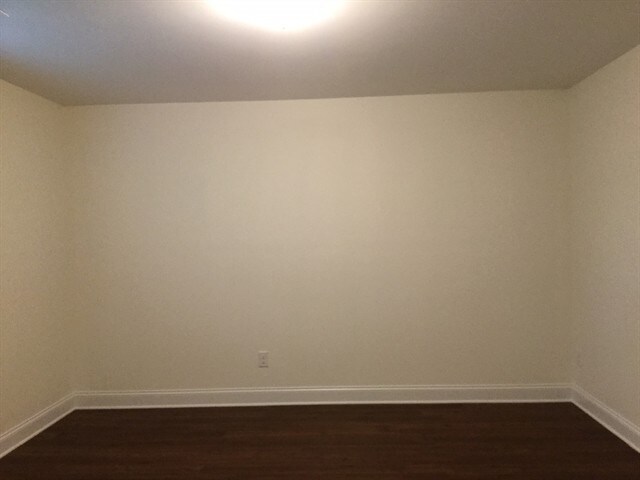 Building Photo - 3021 Greenmont Cir