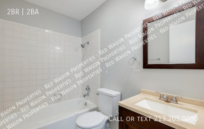 Building Photo - 5806 Rue Royale