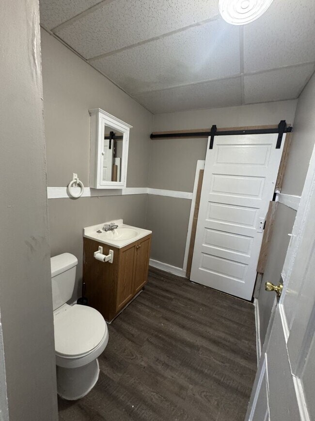 Building Photo - Welcome to this charming 3-bedroom, 2-bathroom home located in the heart of Springfield, OH+