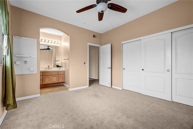 Building Photo - 27131 S Ridge Dr