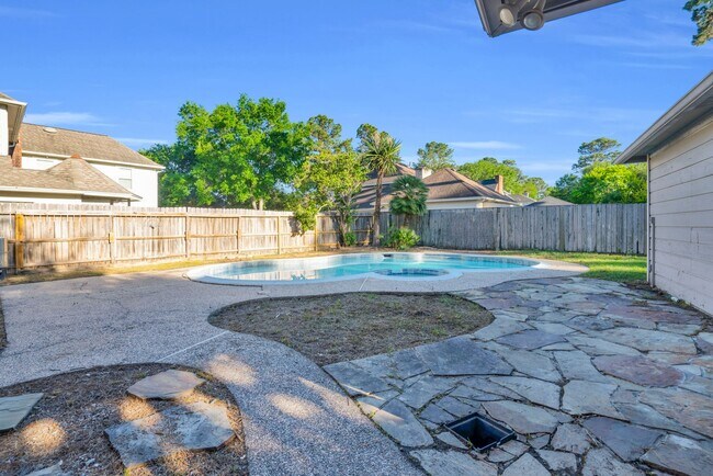 Building Photo - 12411 Exbury Ct