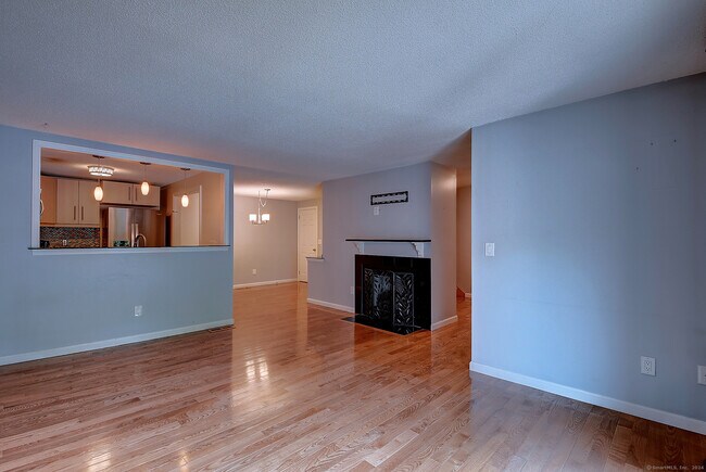 Building Photo - 28 Dutton Pl Way