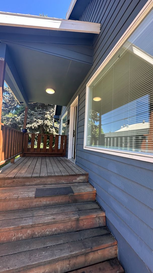 Building Photo - 4bd 2 bath Home in Westmoreland, Portland:...