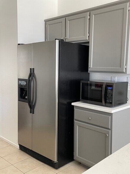 Building Photo - 905 Sapphire Cir