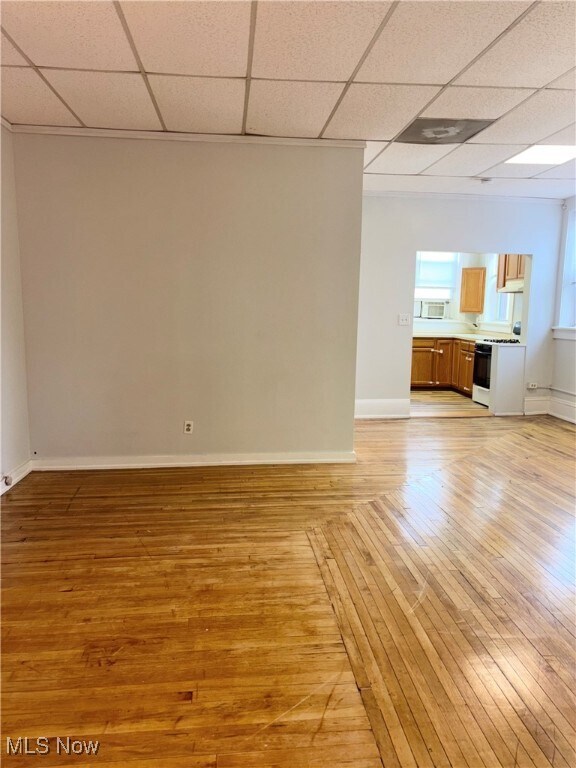 Building Photo - 1066 E 62nd St