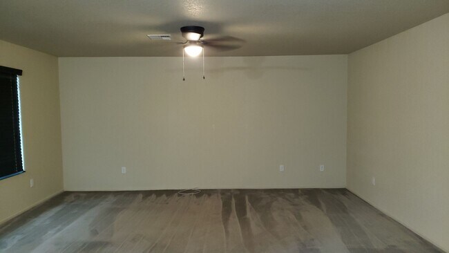 Building Photo - SOLAR 4 bedroom, 2 bath for Rent