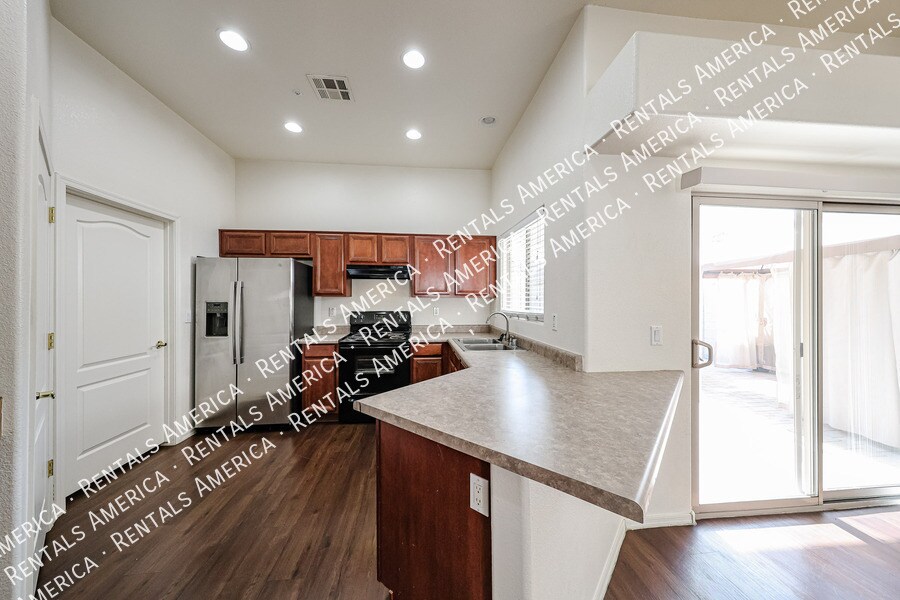 Building Photo - 8075 W Mary Jane Ln