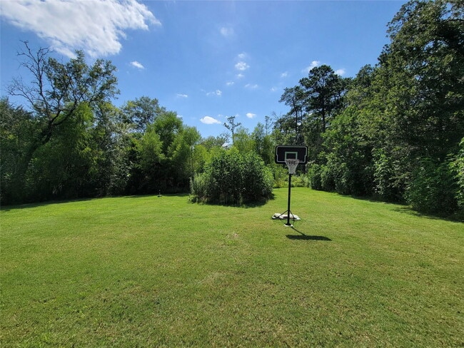 Building Photo - 17132 Bending Oaks
