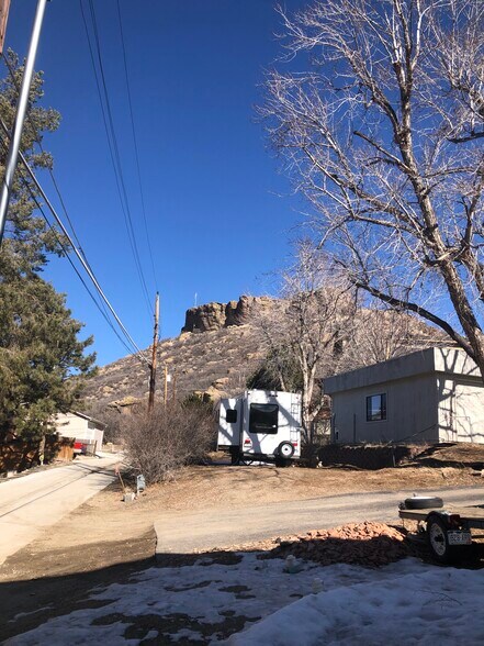 Building Photo - 652 6th St