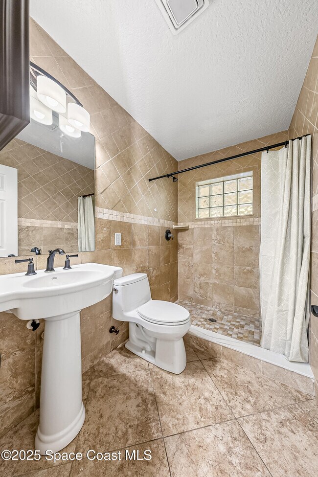 Building Photo - 2917 Rollins St