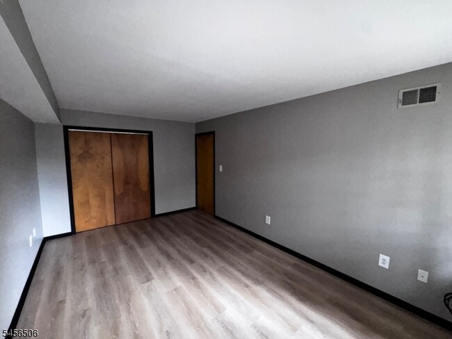 Building Photo - 226 Maple Ave