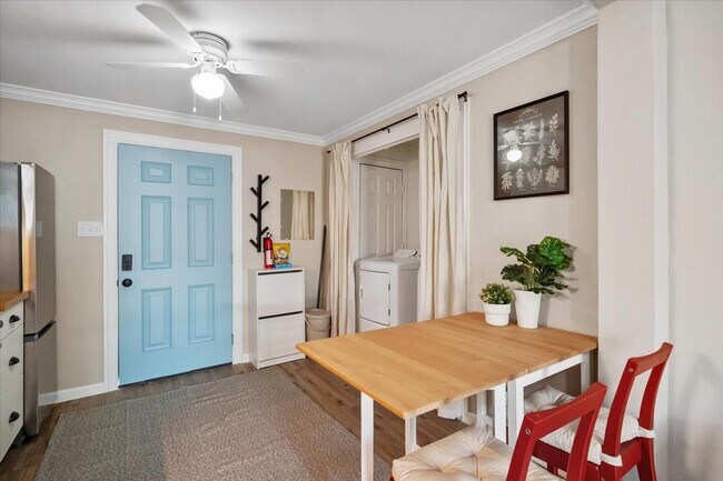 Building Photo - Fully Furnished, Fully Updated, Fully Fort Worth!