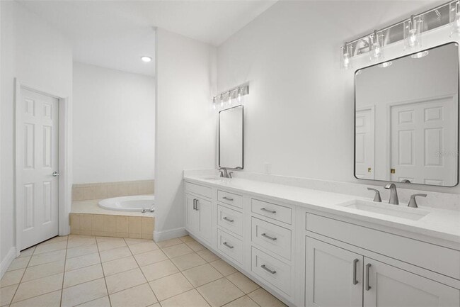 Building Photo - 14644 Mirasol Manor Ct
