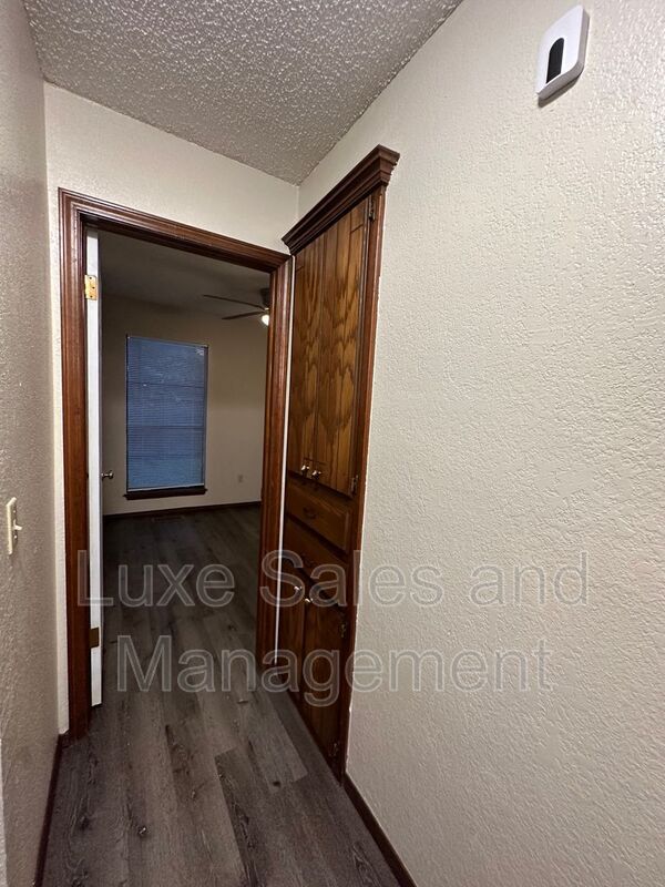Building Photo - 1307 Summerton Pl