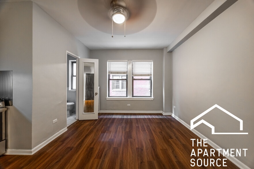 Building Photo - 1200 N La Salle Dr