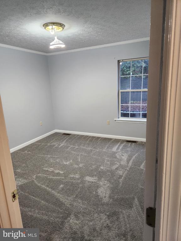 Building Photo - 121 Hampton Ct