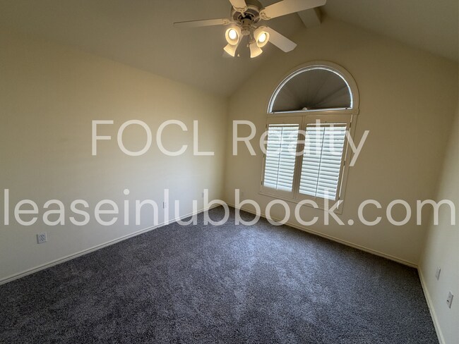 Building Photo - 3/2/2 - Garden Home