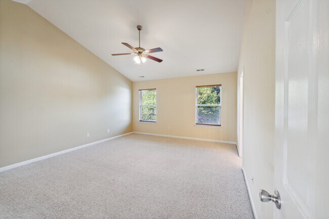 Building Photo - 9520 Mintworth Ave