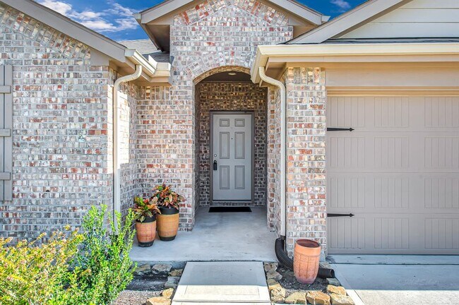 Building Photo - 3023 Dripping Springs Ct
