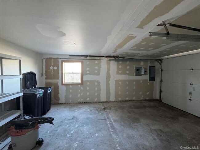 Building Photo - 40 Whitestone Rd