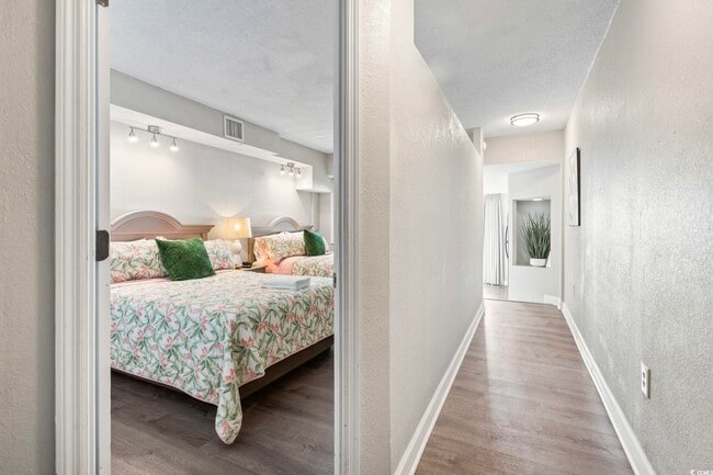 Building Photo - 4800 S Ocean Blvd