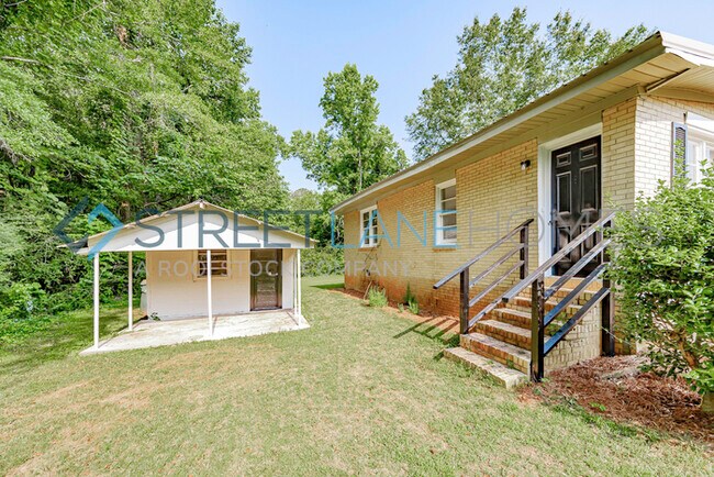 Building Photo - Charming 4 Bedroom in Lanett!