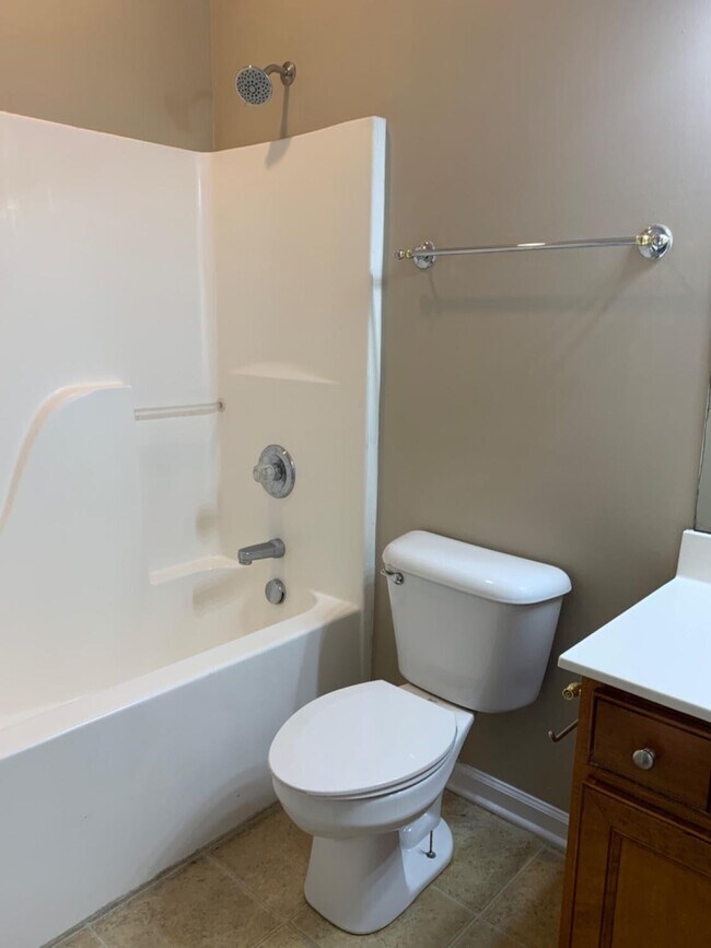 Building Photo - 107 Sea Pines Way