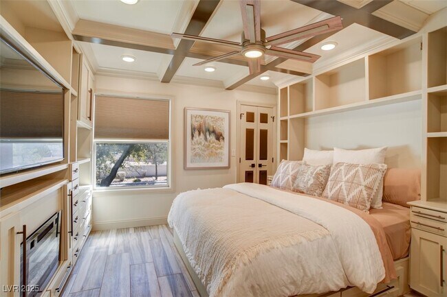 Building Photo - 555 E Silverado Ranch Blvd