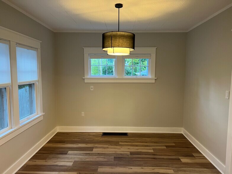 Dining room - 337 Monteray Ave