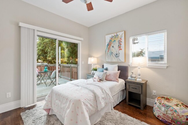 Building Photo - 430 Jerome St