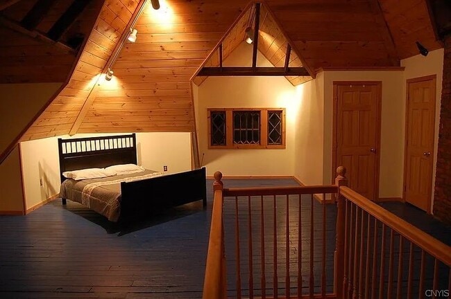 Building Photo - 312 Allen St