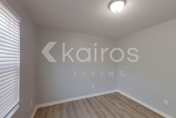 Building Photo - 2509 Upland Cir SE